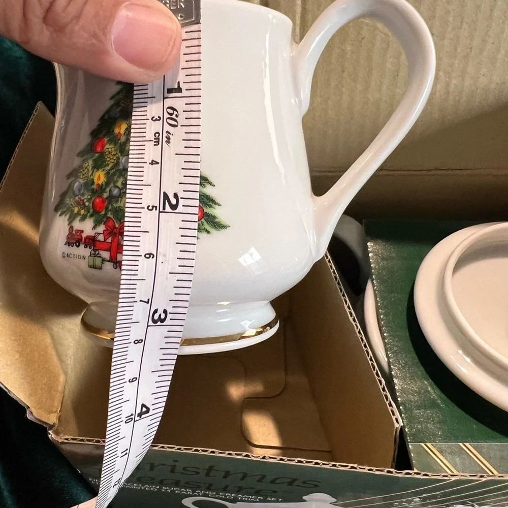 Vintage 1987 CHINA CHRISTMAS‎ TREASURE PATTERN - CREAM & SUGAR SET